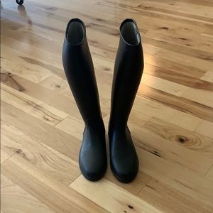 Horseback riding boots